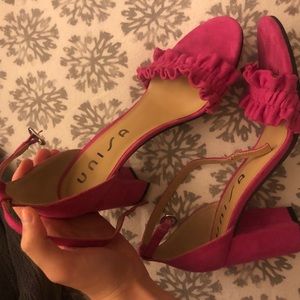 3.5 inch pink heels